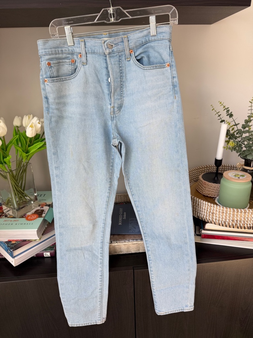Light Wash High-Rise Levis Wedge Skinny Jeans in waist 30”